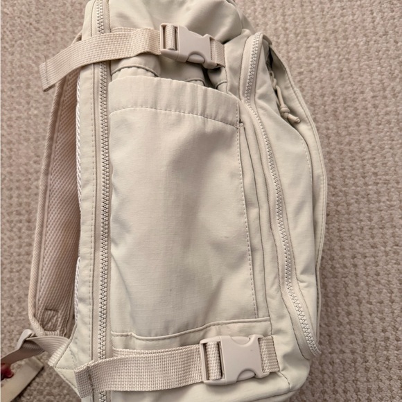 BagSmart Blast Travel Backpack 28L standard - Picture 8 of 9